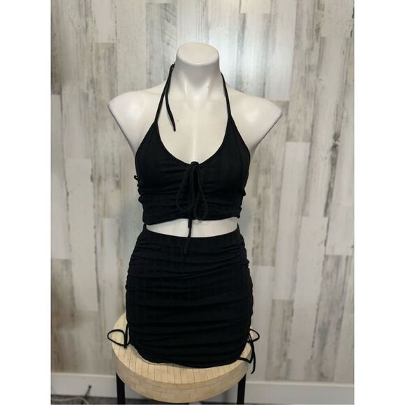 Two piece set black skirt and crop top - Picture 1 of 6
